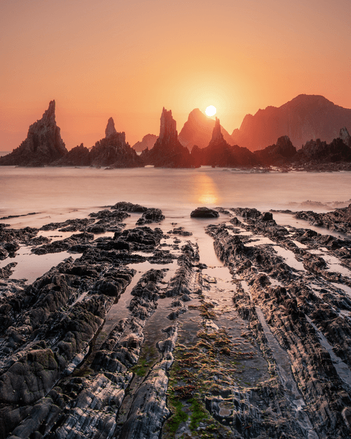 Luminescence - #16 Behind the Dragon - Spain