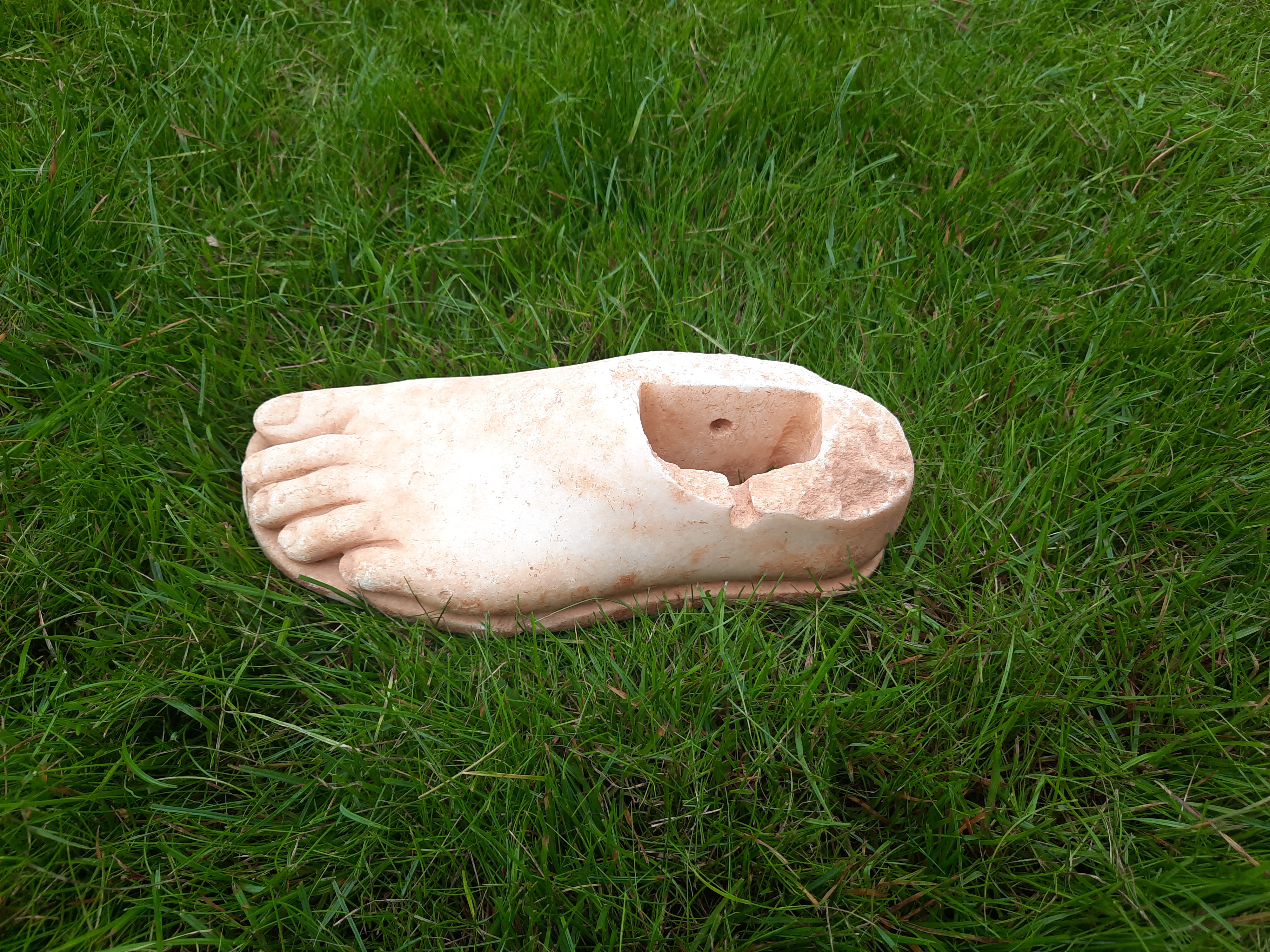 Floating Foot (Antiquity Collection)