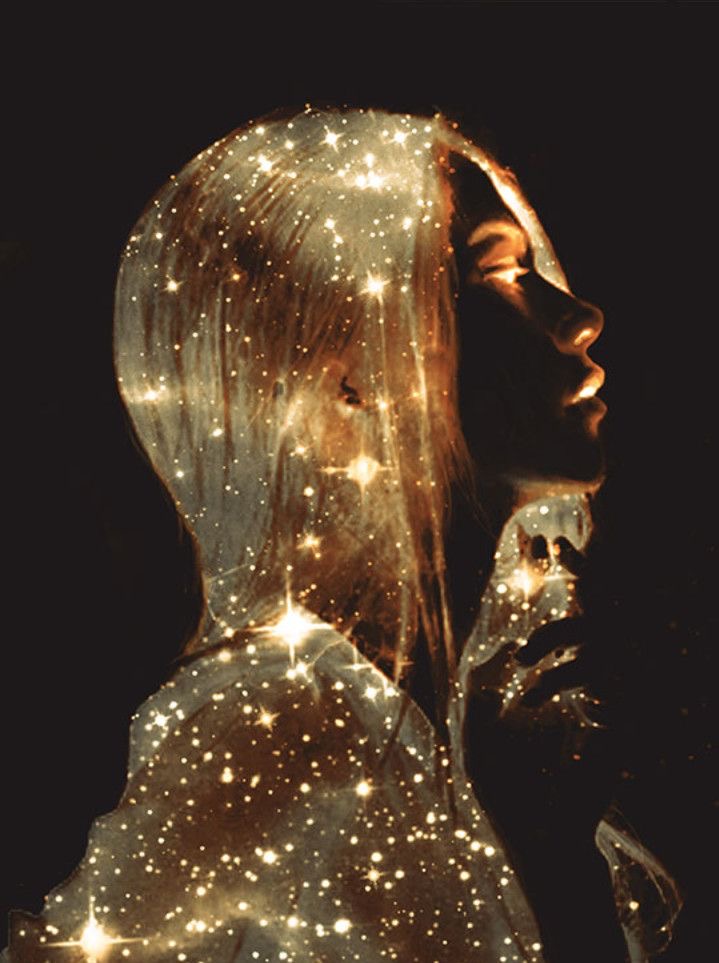 Golden woman painting pic