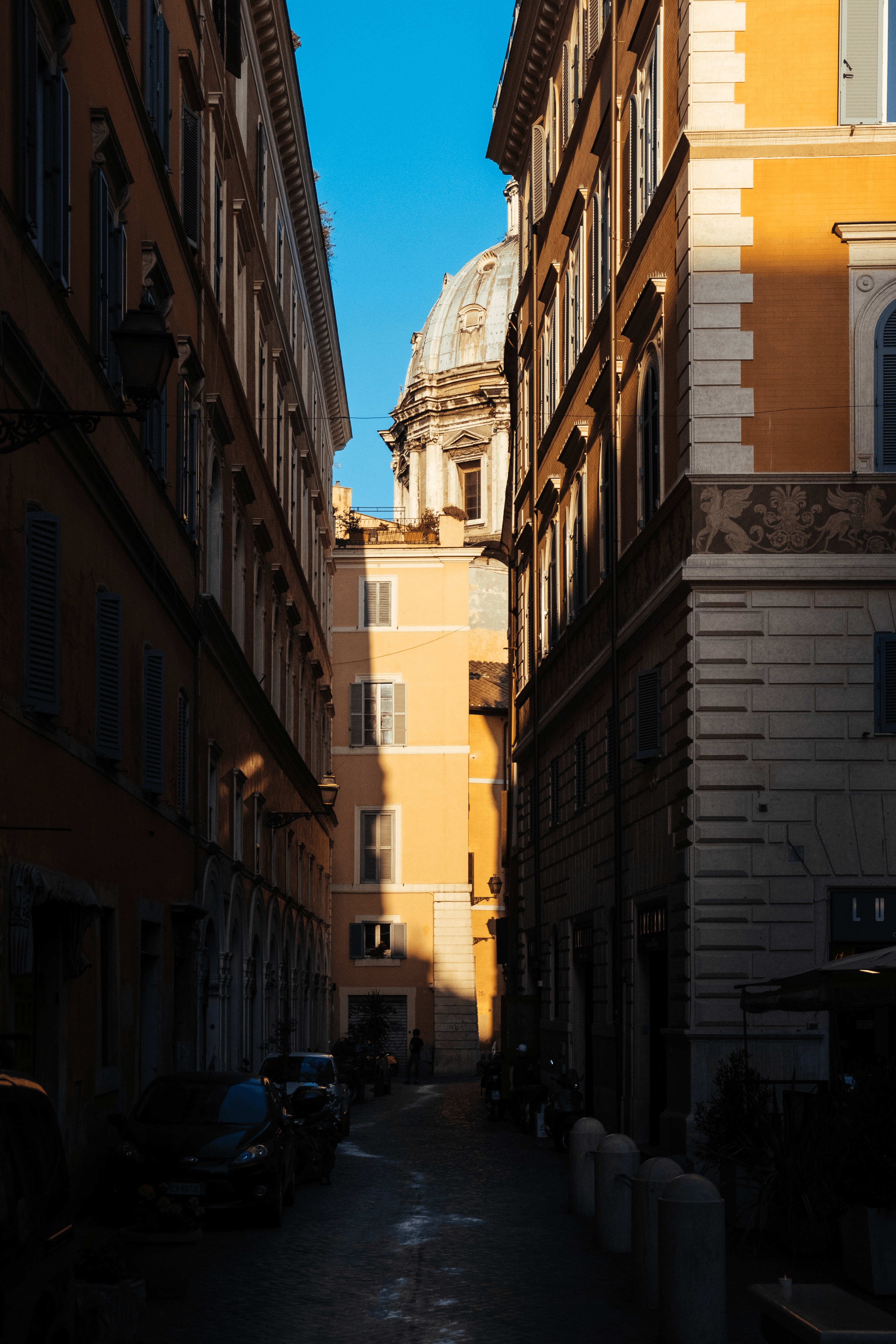 Roman Alleys