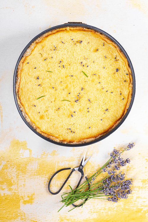 Lemon and lavender cake