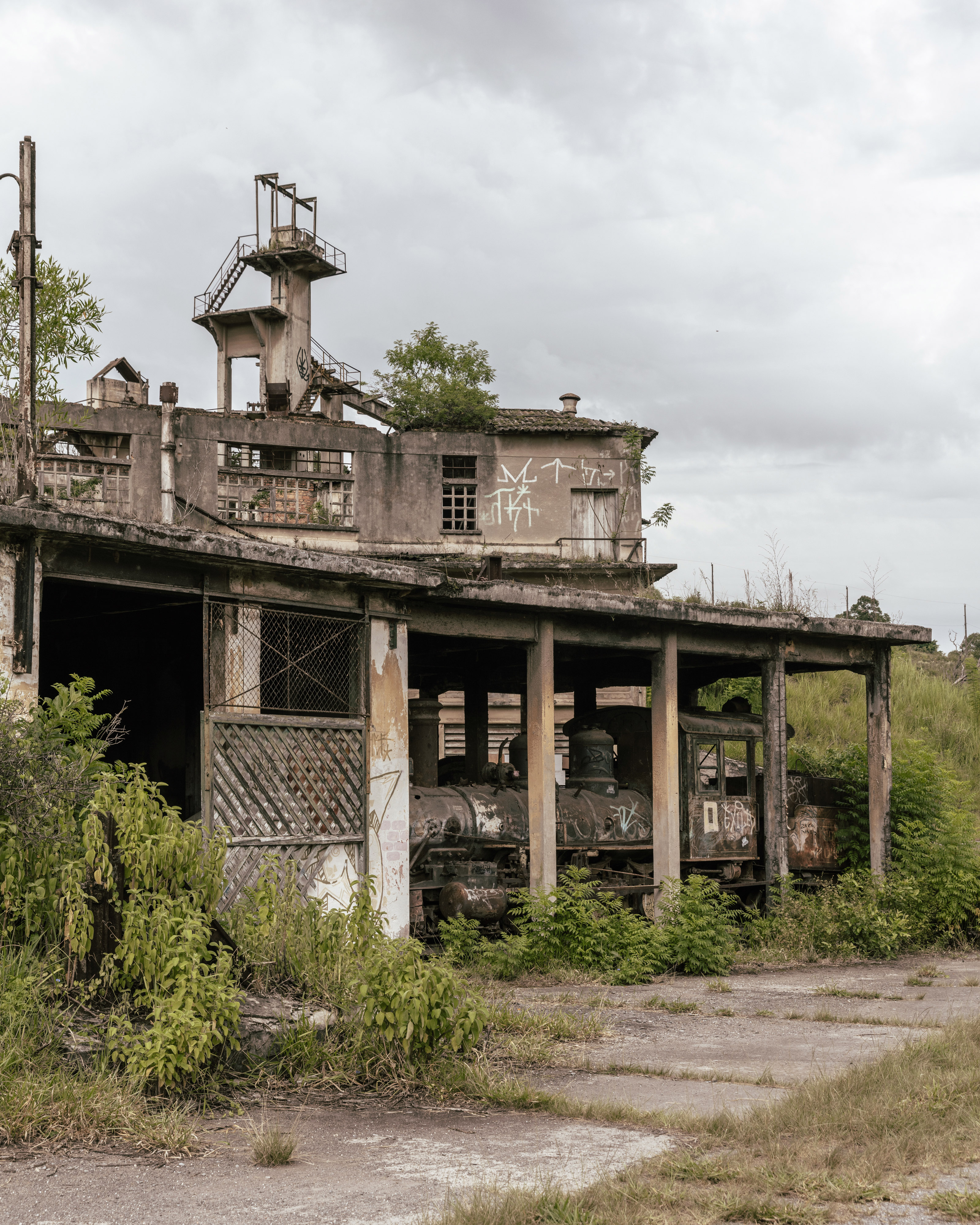 Desconstructo - Abandoned factory 01