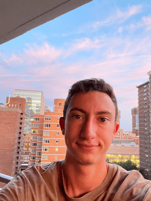 Tommy Smokes Selfie #141 (September 27, 2021)