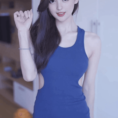 Beautiful chinese girl dancing performance , so Hot