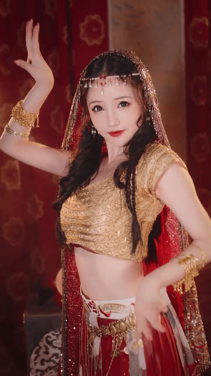 adorable sexy traditional oriental belly dancer girl dancing - Art Sexy  Girl