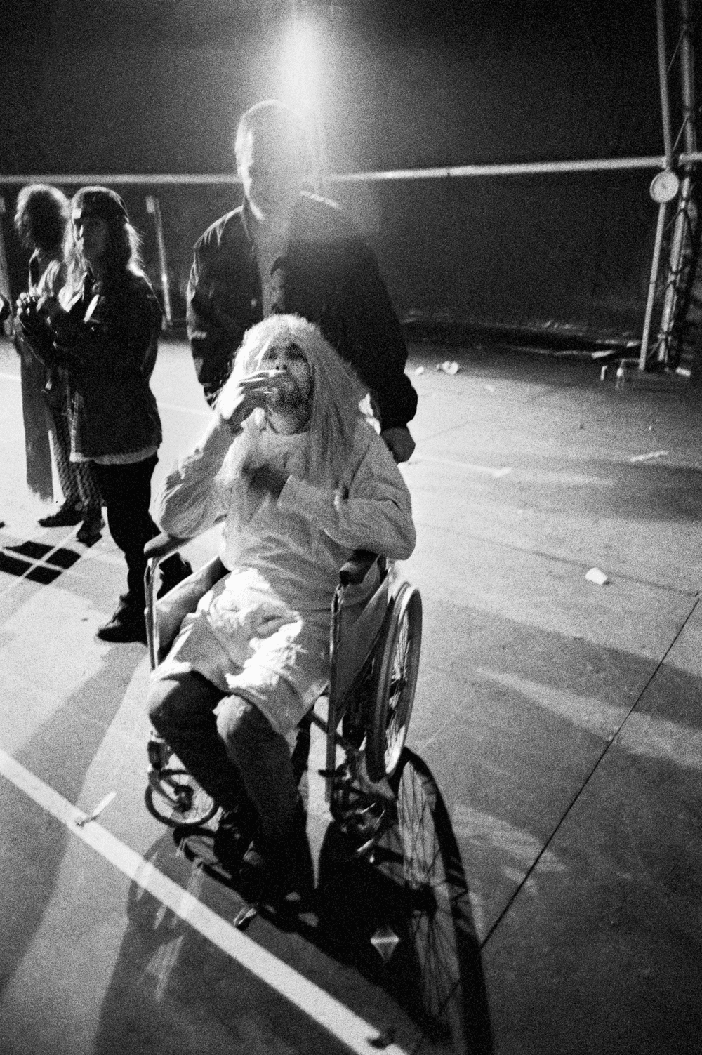 Kurt Cobain, Reading Festival, 1992 - Charles Peterson Grunge Years NFT  collection - Classics | OpenSea