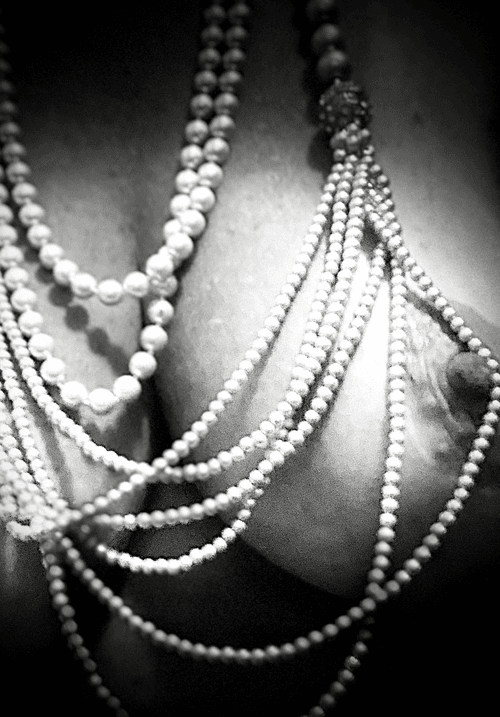 Nipples+Pearls 010