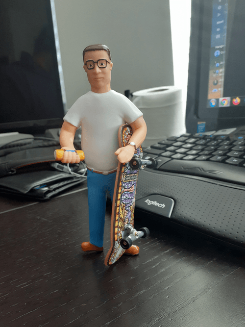 Sip n Skatin' Hank Hill