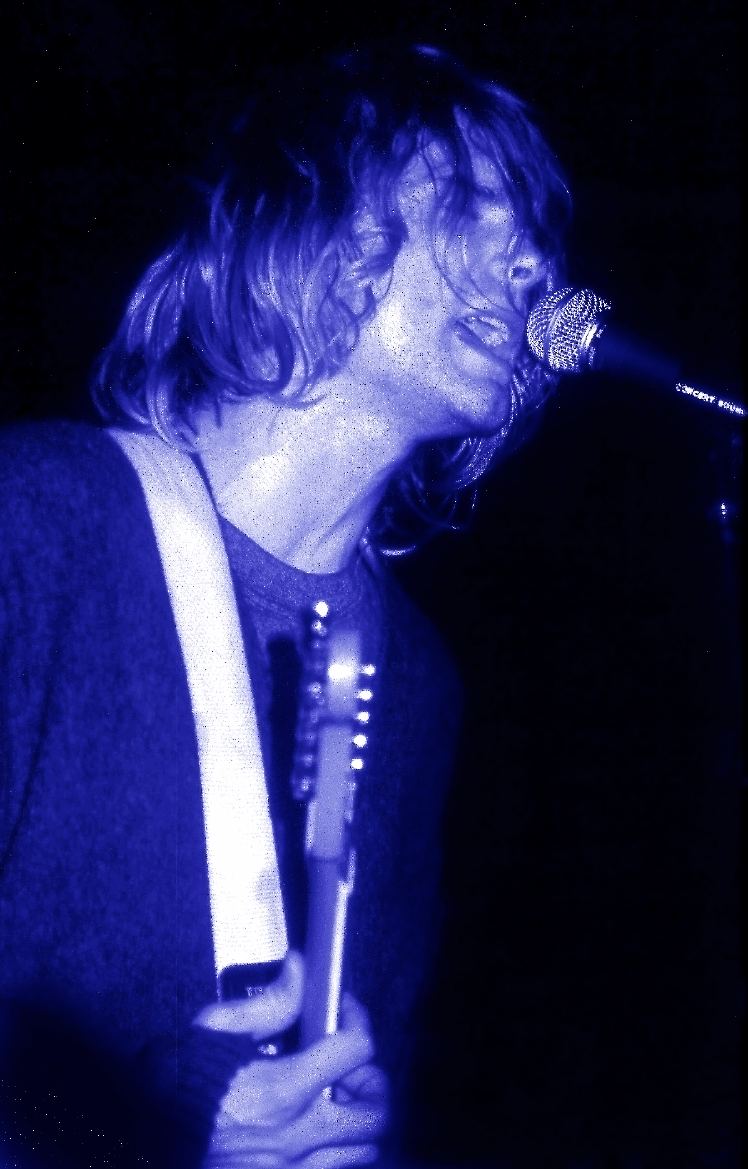 Kurt Cobain, Entertain Us, electric blue