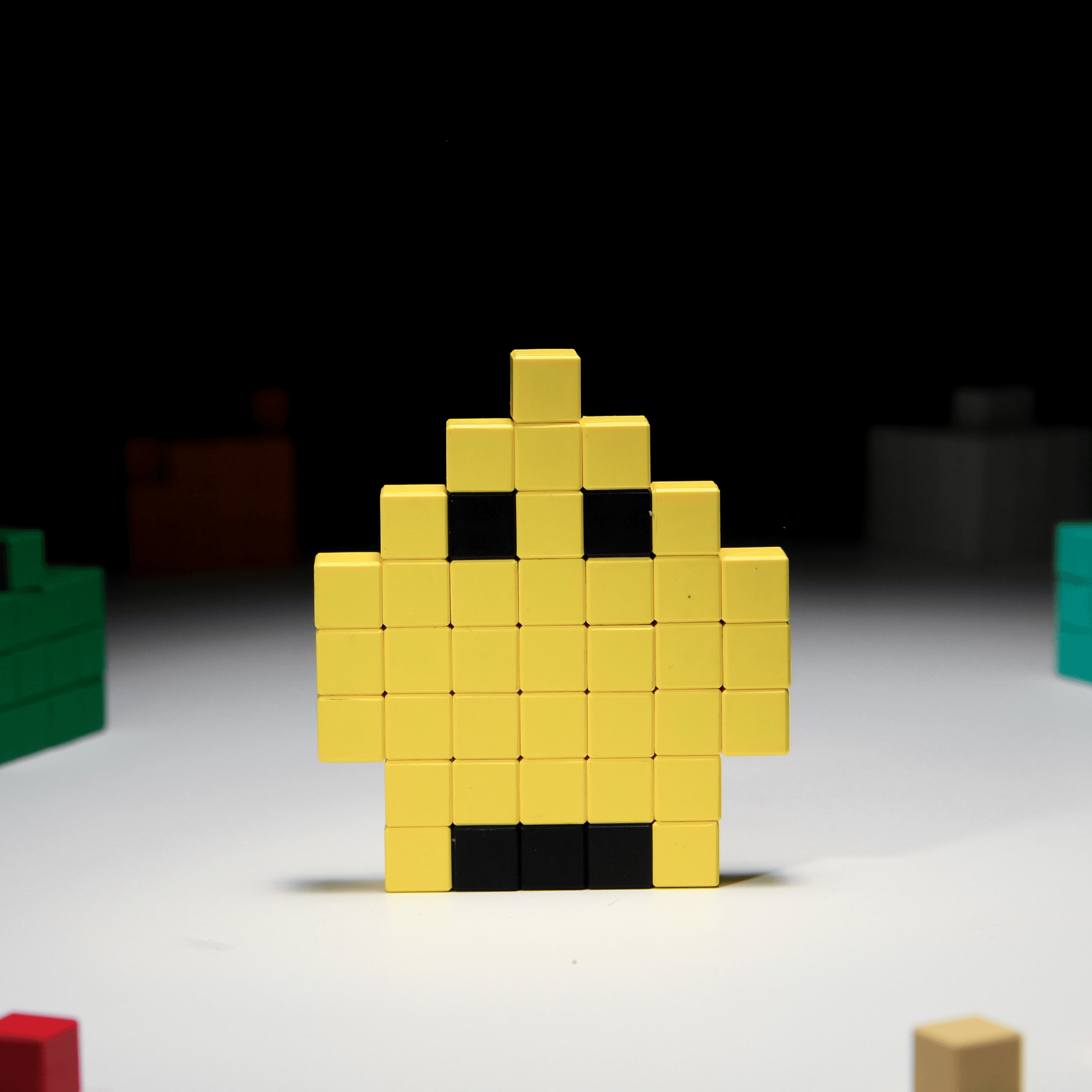 Yellow Pixel 003 Phase