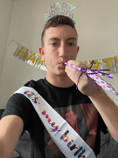 Tommy Smokes Selfie #18 (April 29, 2021)