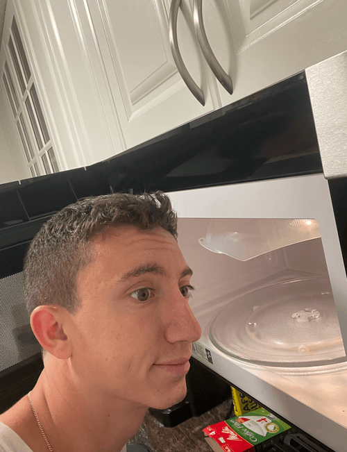 Tommy Smokes Selfie #148 (October 4, 2021)