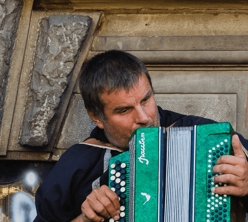 Buskers