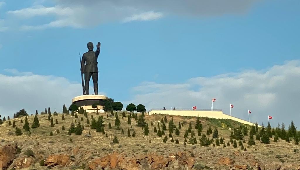 KARTALTEPE MEHMETÇİK ANITI