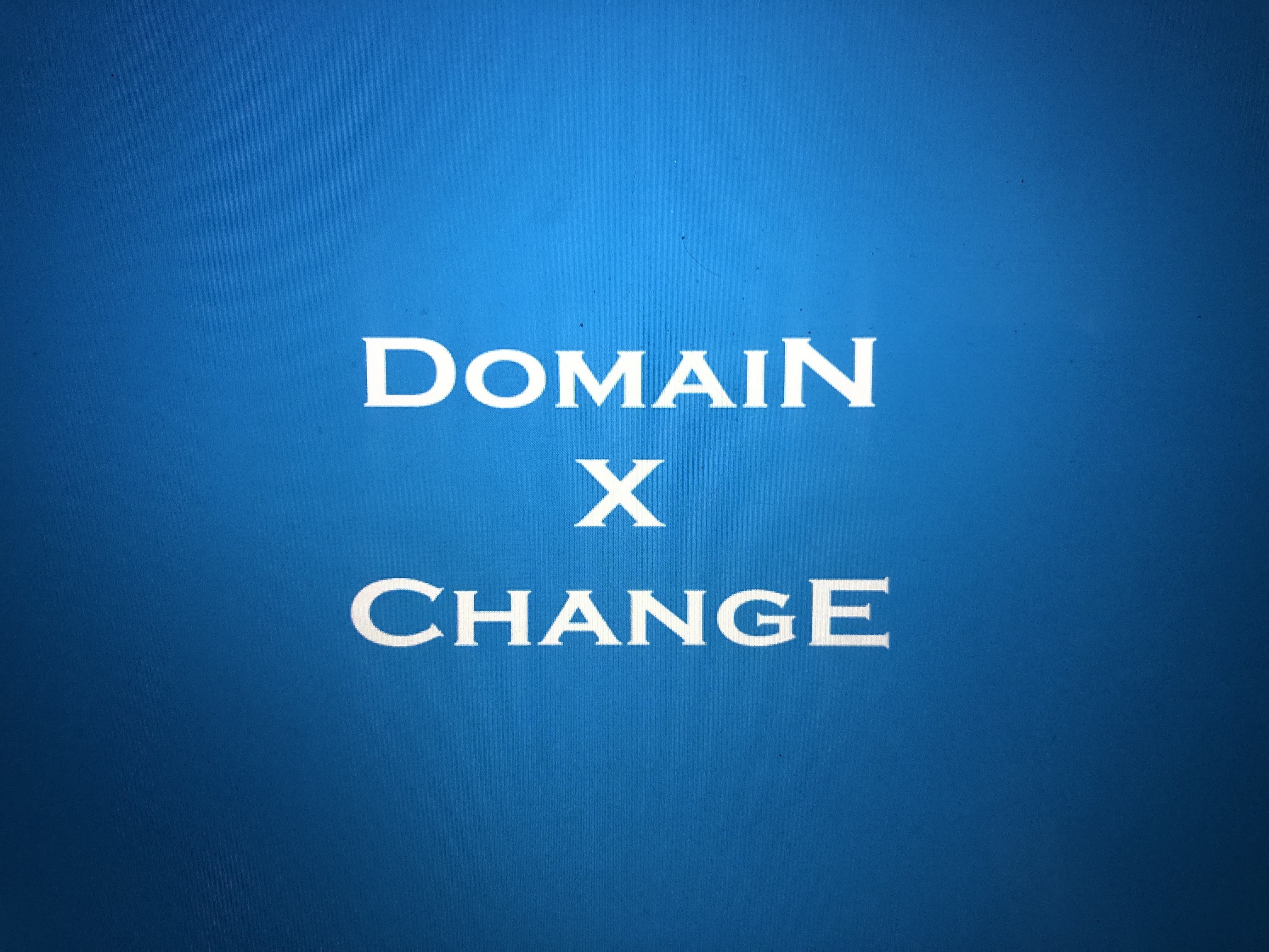 Domain-X-Change バナー