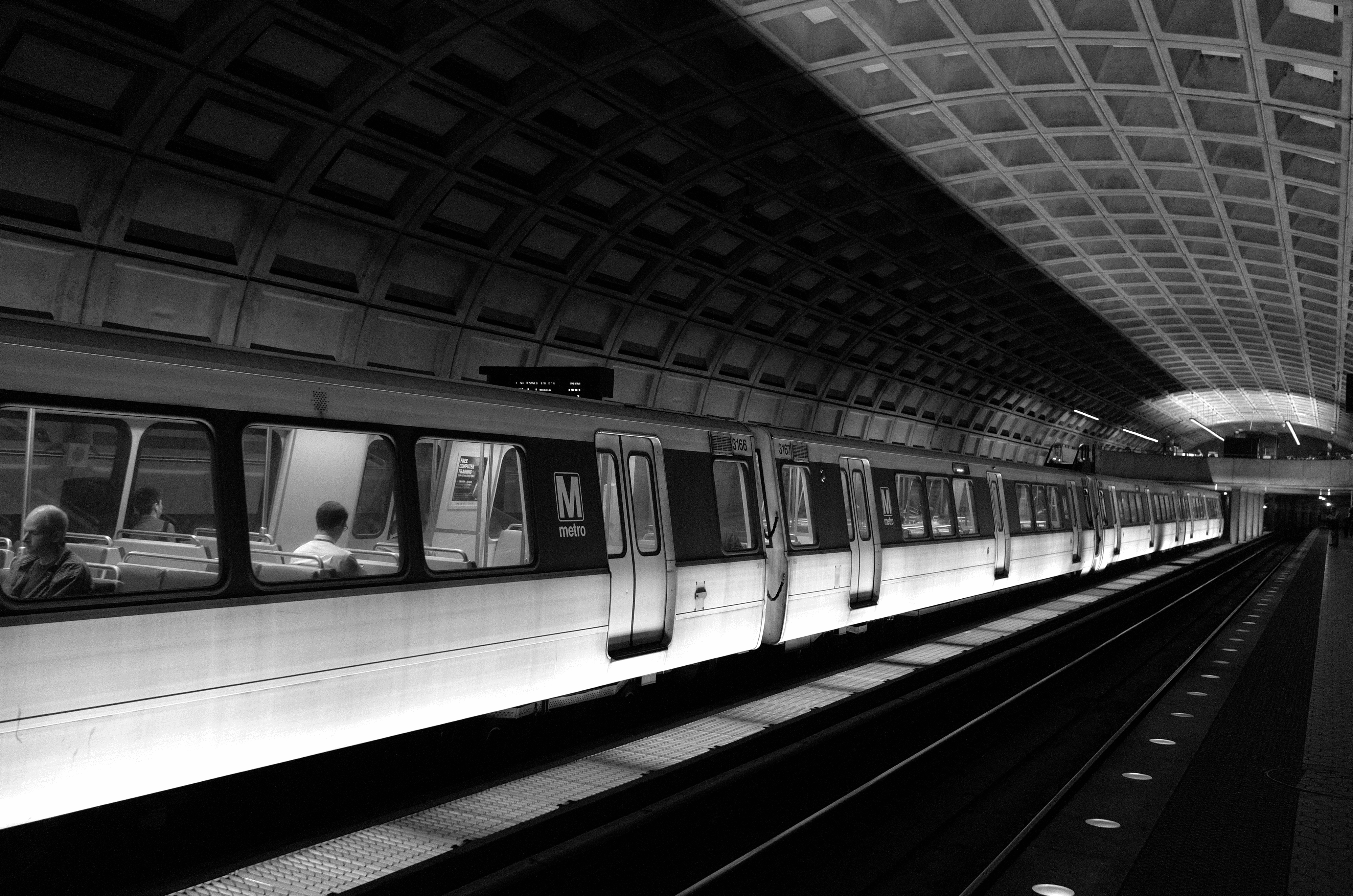 Metro Noir 4